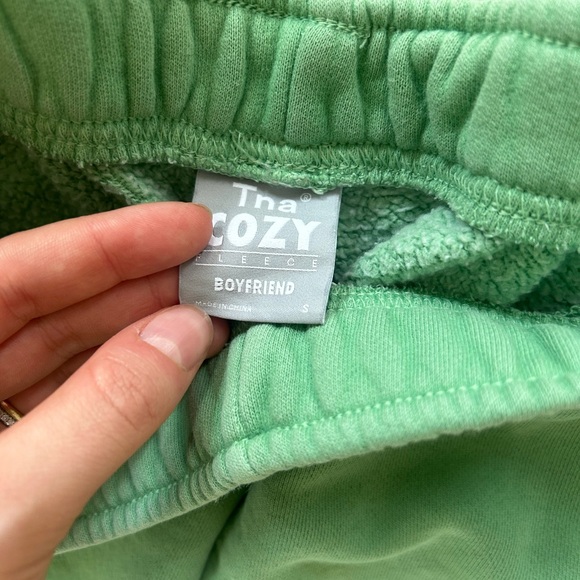 Green Aritzia TNA sweatpants size small - Picture 2 of 3